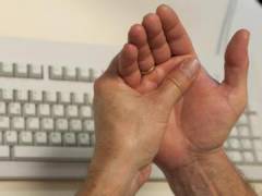 gydymas arthrisa rankų tablečių turi petį viduje sąnario