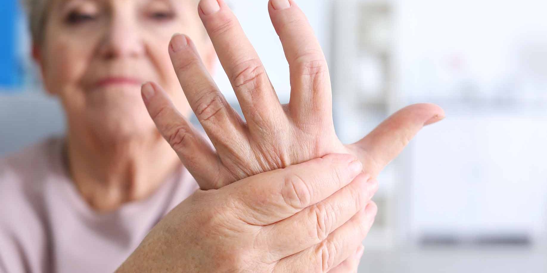 artritas pirštai kaip pašalinti skausmą gliukozamino chondroitino kapsulės pirkti