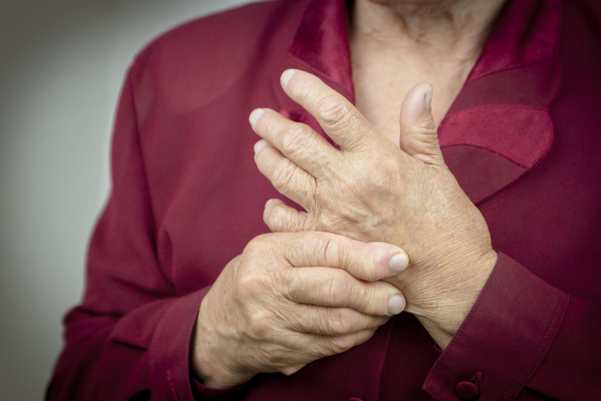 lėtinis artritas pirštai