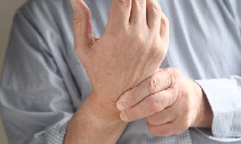 artritas sustav pėdų sukelia