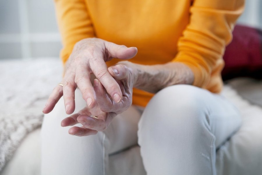 arthrisa artritas rankos pirštų sąnarių tempimo valymo ginklų